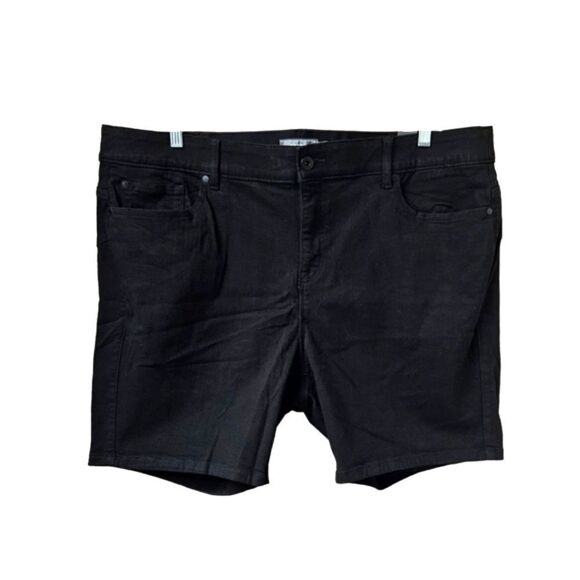 TORRID Plus Size  8" PREMIUM STRETCH High- Rise Short Deep black Size 24 - Picture 2 of 16